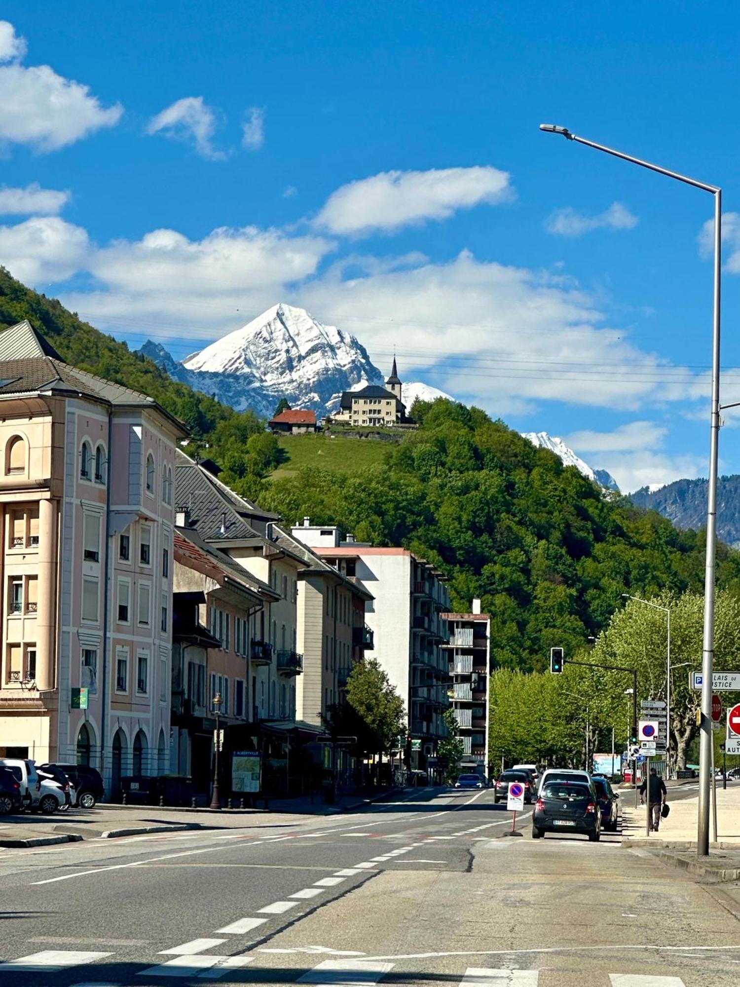 Le Refuge T3 Centre Ville 63M2 Pied Des Montagnes Альбервиль Экстерьер фото